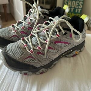 Merrell Moab 3 woman’s hiking shoe 7.5